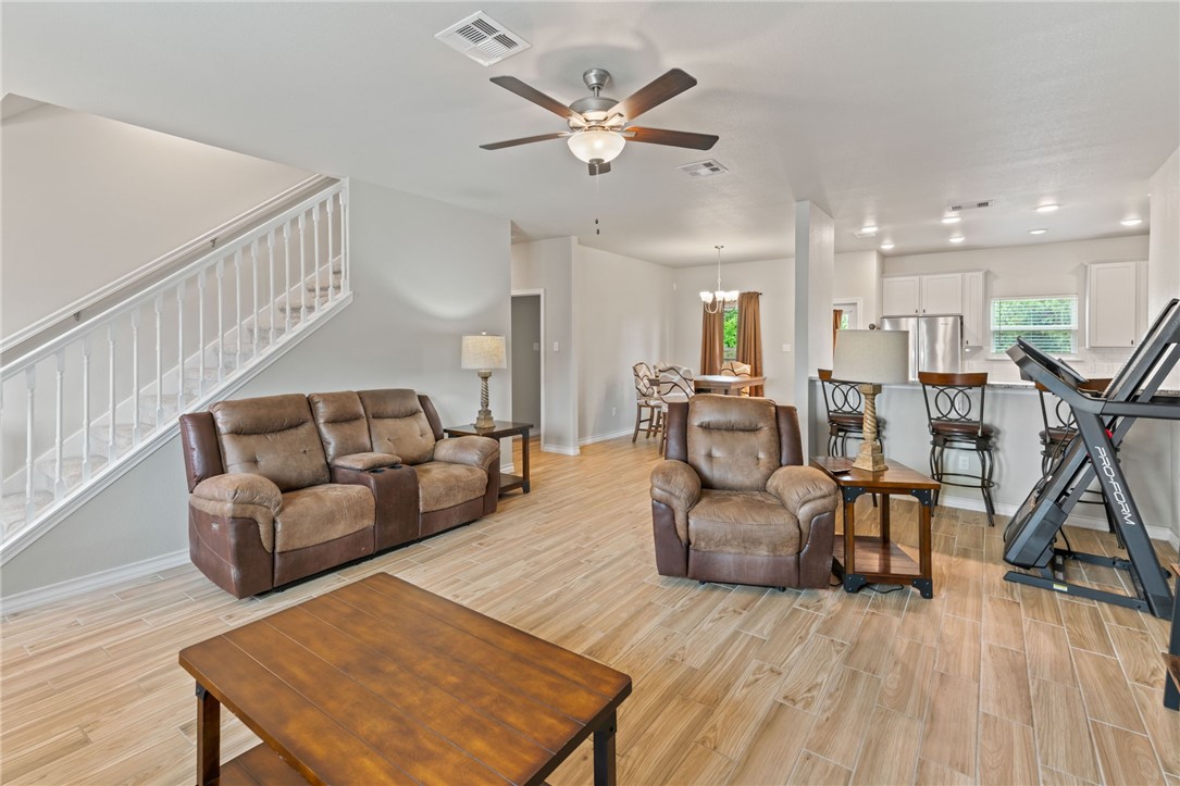 1513 Lisa Ann Dr Property Photo 5