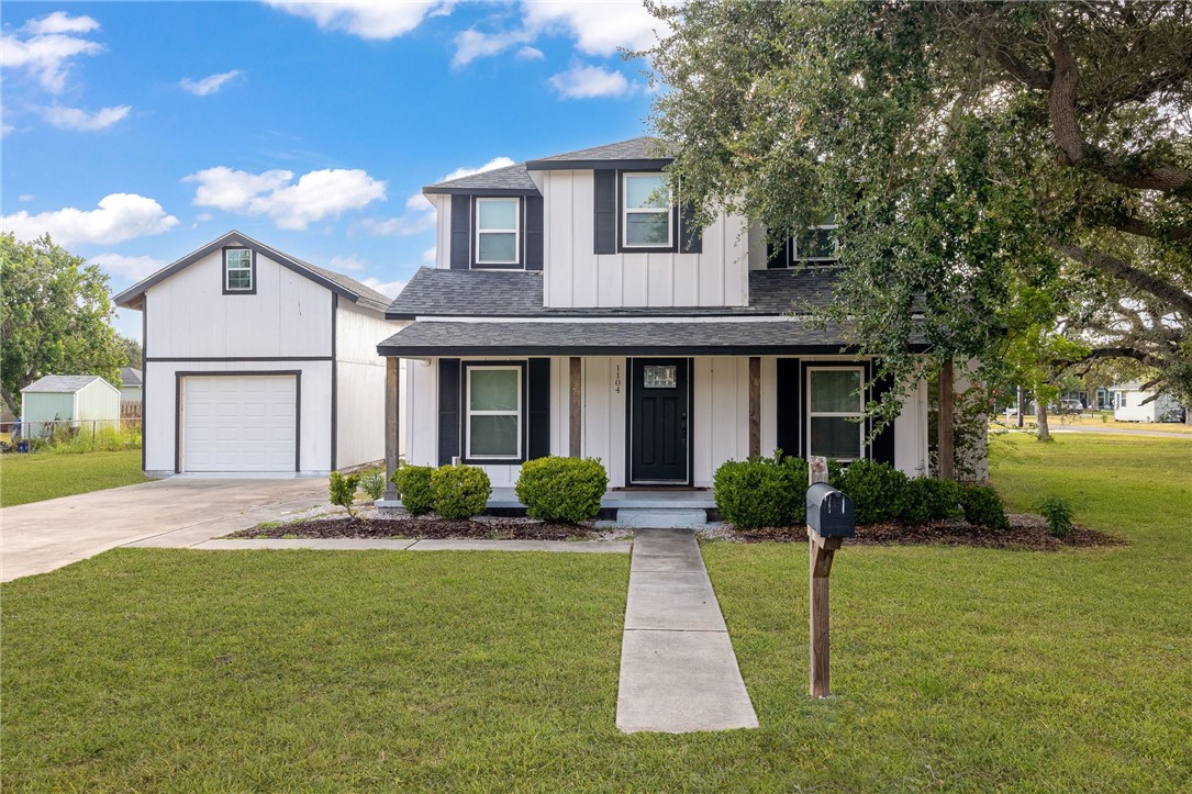 1104 N Allen St Property Photo 1