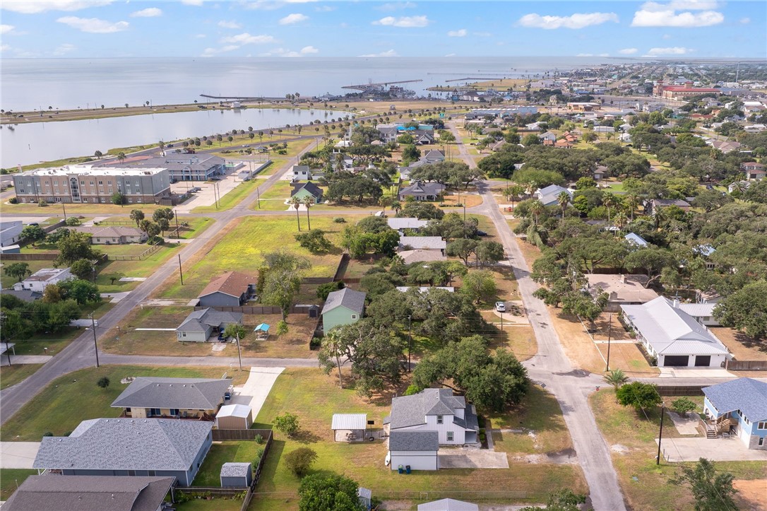 1104 N Allen St Property Photo 2