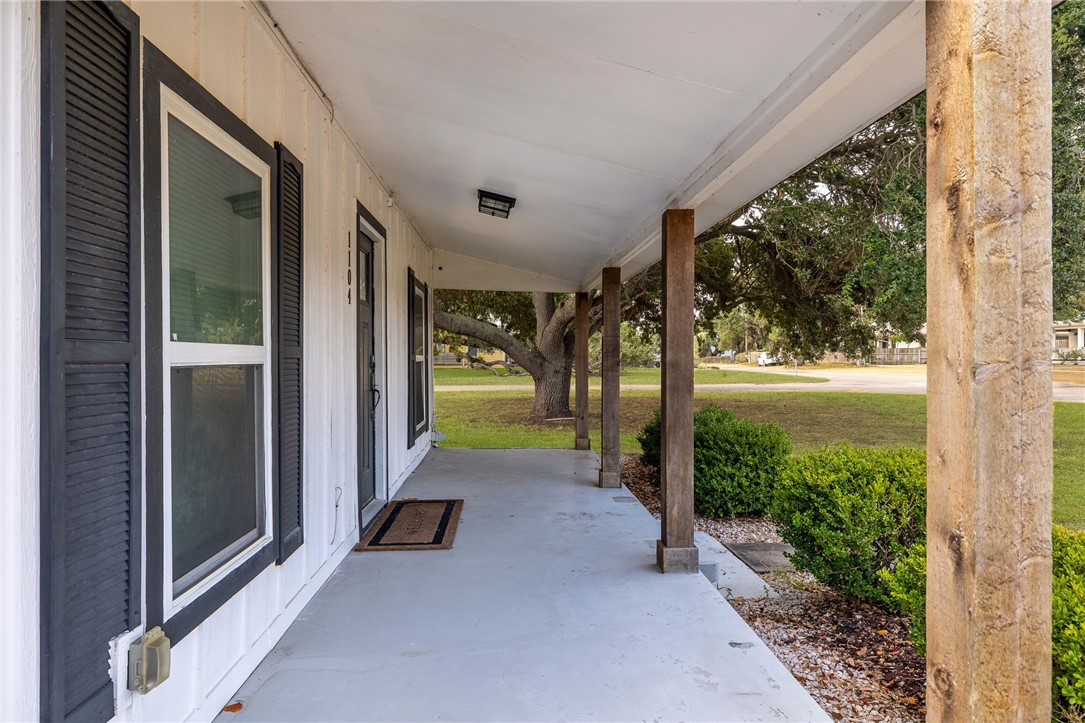 1104 N Allen St Property Photo 4