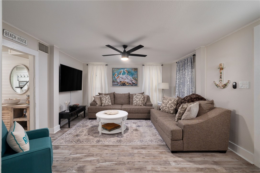 1104 N Allen St Property Photo 5