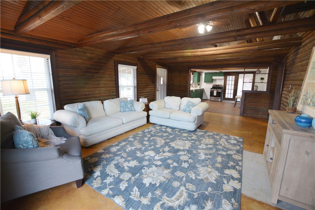 322 Lakeside Dr Property Photo 3