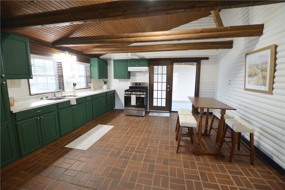 322 Lakeside Dr Property Photo 4