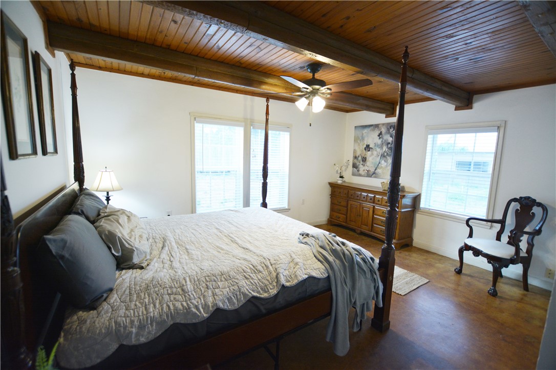 322 Lakeside Dr Property Photo 5