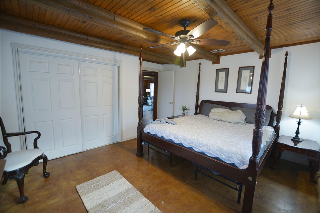 322 Lakeside Dr Property Photo 6