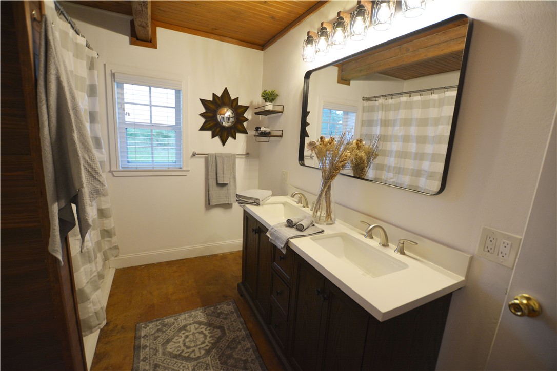 322 Lakeside Dr Property Photo 8