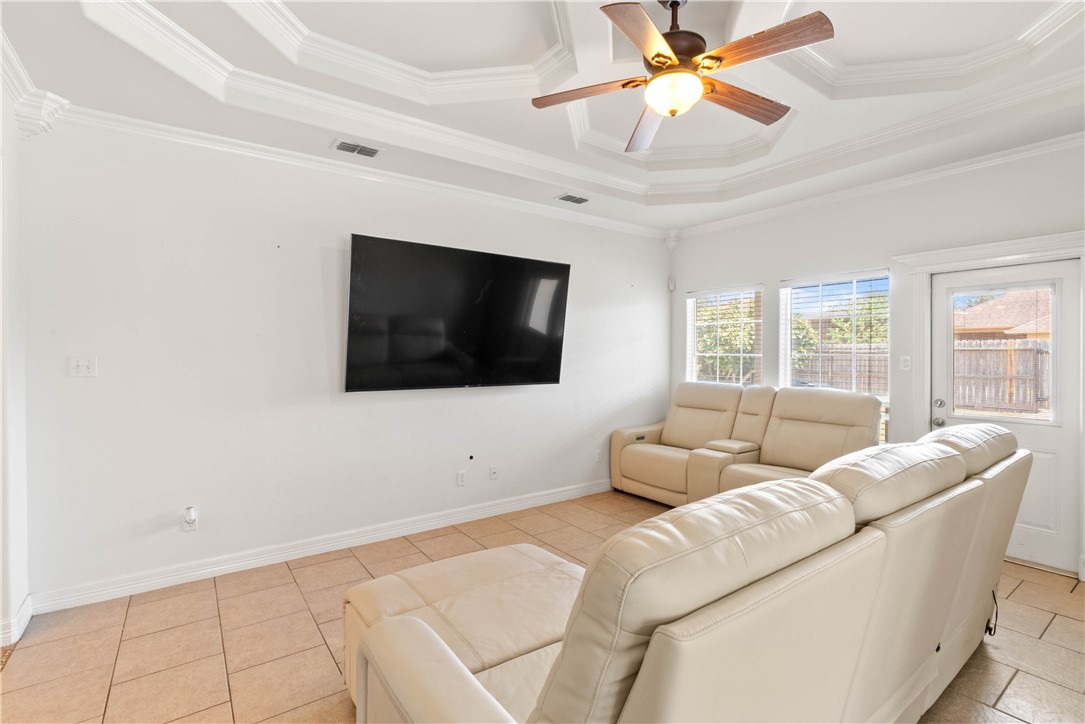 6902 Aaron Dr Property Photo 5