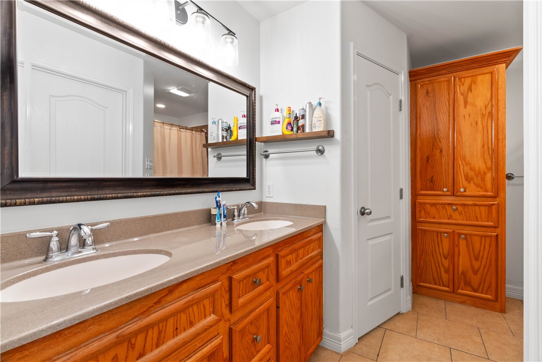 6902 Aaron Dr Property Photo 8