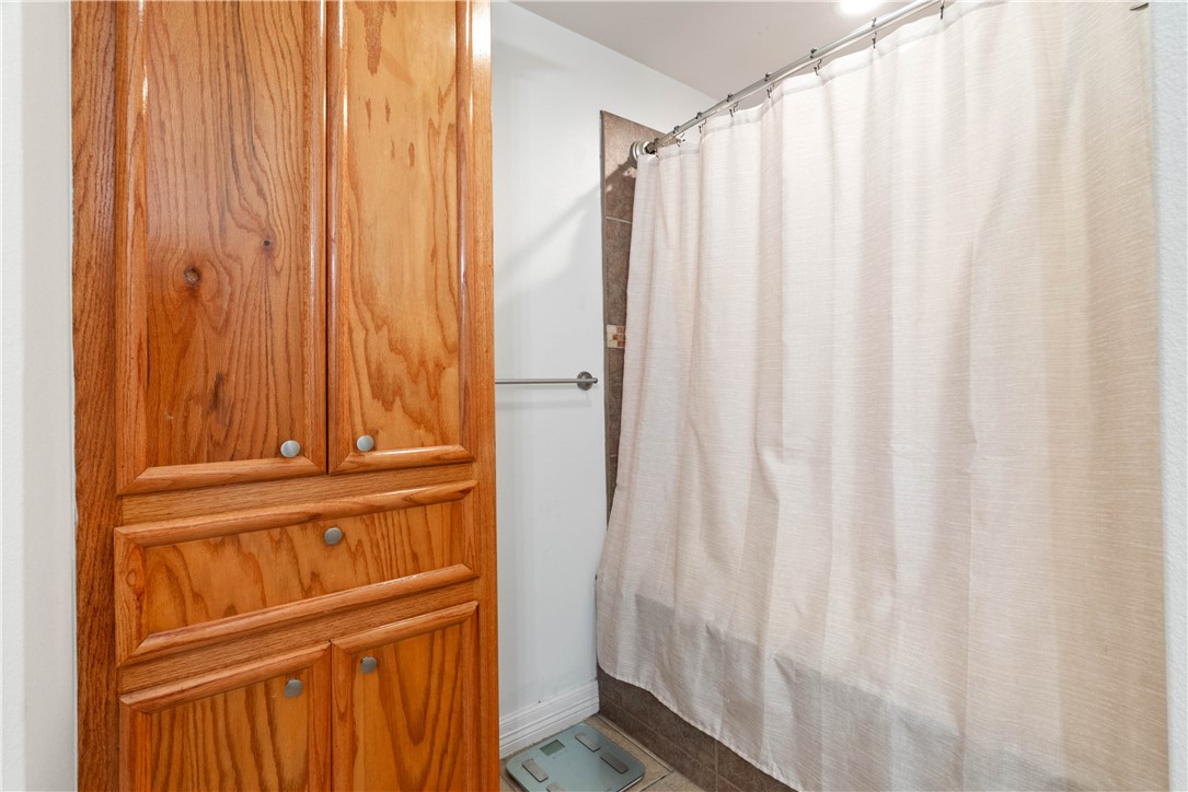 6902 Aaron Dr Property Photo 9