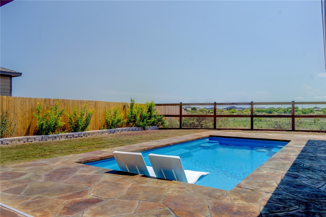 7609 Terrapin Dr Property Photo 3