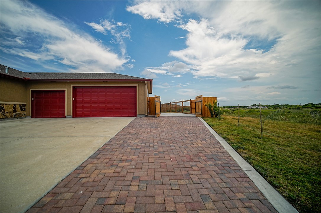 7609 Terrapin Dr Property Photo 4