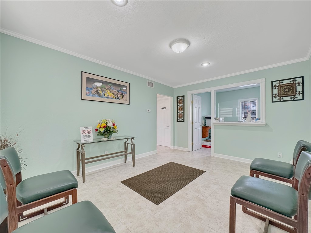 1112 6th St Property Photo 4