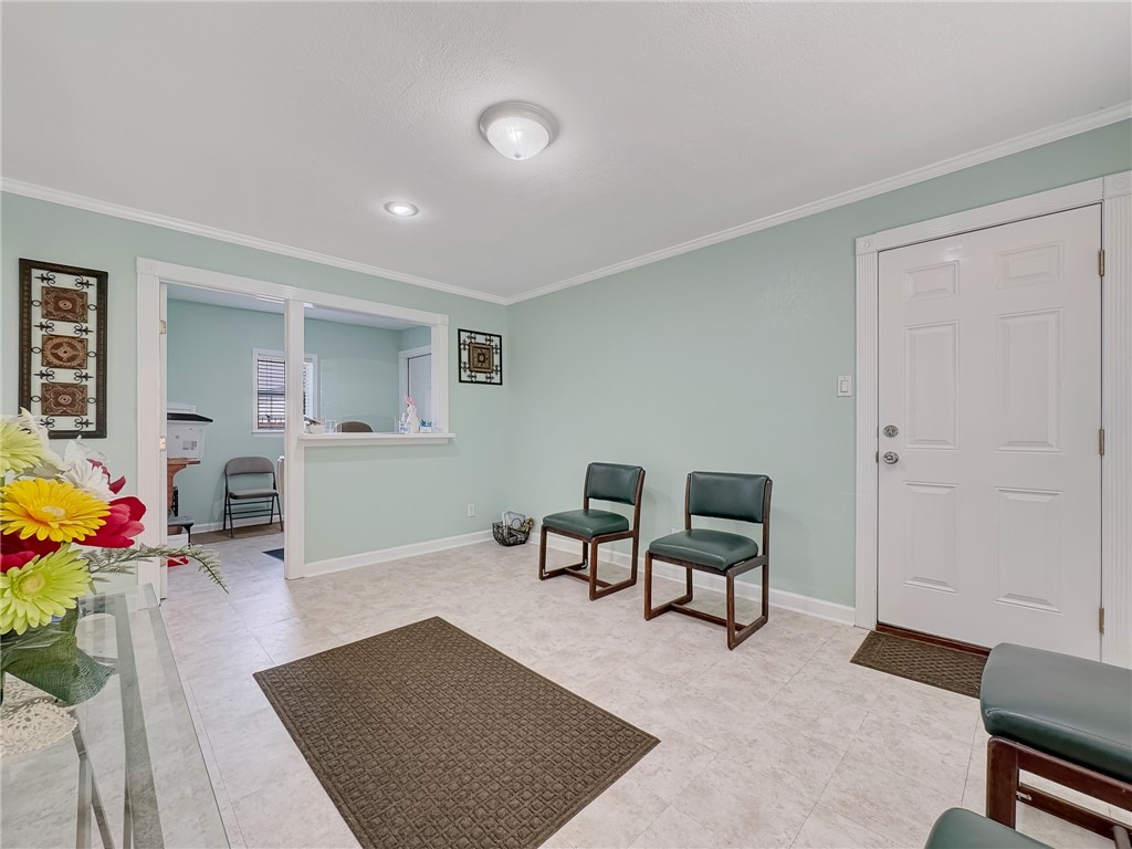 1112 6th St Property Photo 5