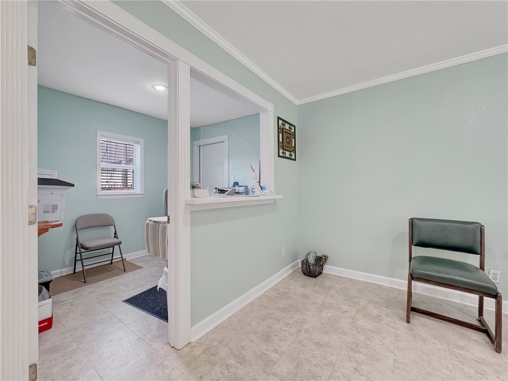 1112 6th St Property Photo 6