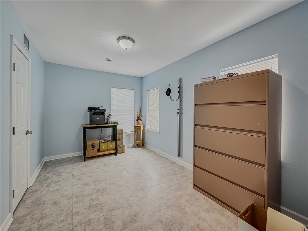 1112 6th St Property Photo 16