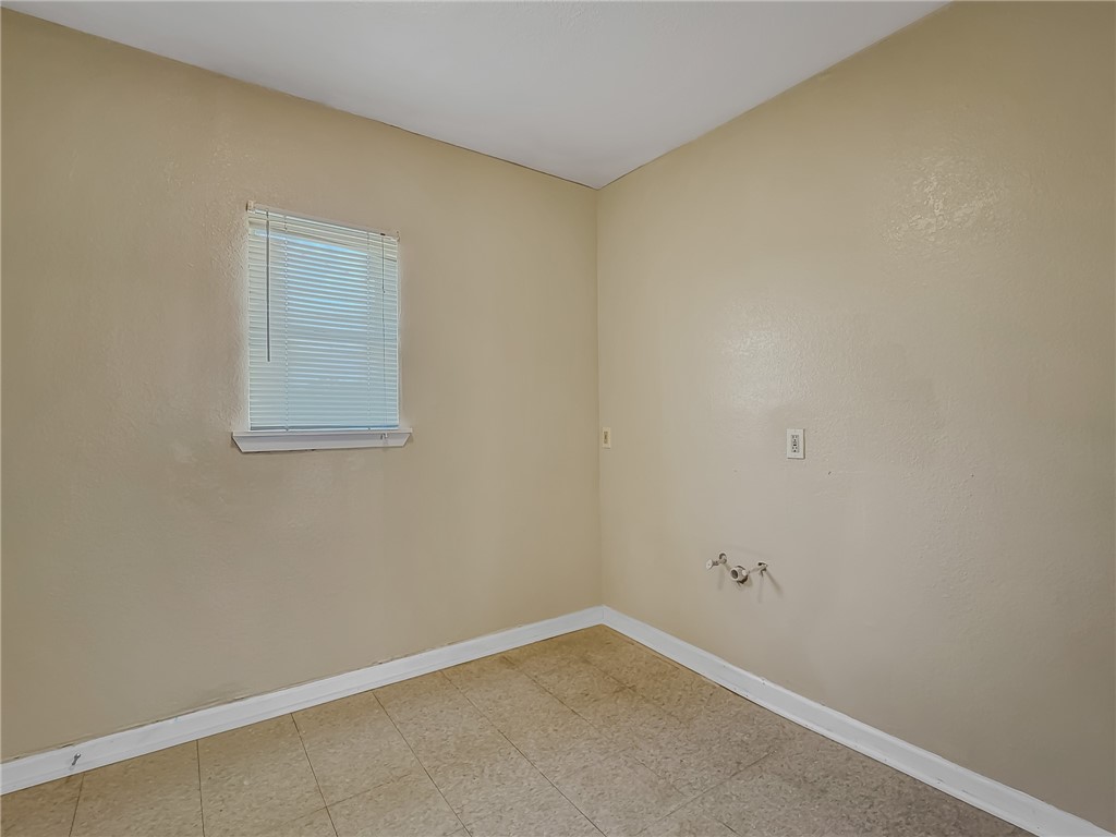 1112 6th St Property Photo 22