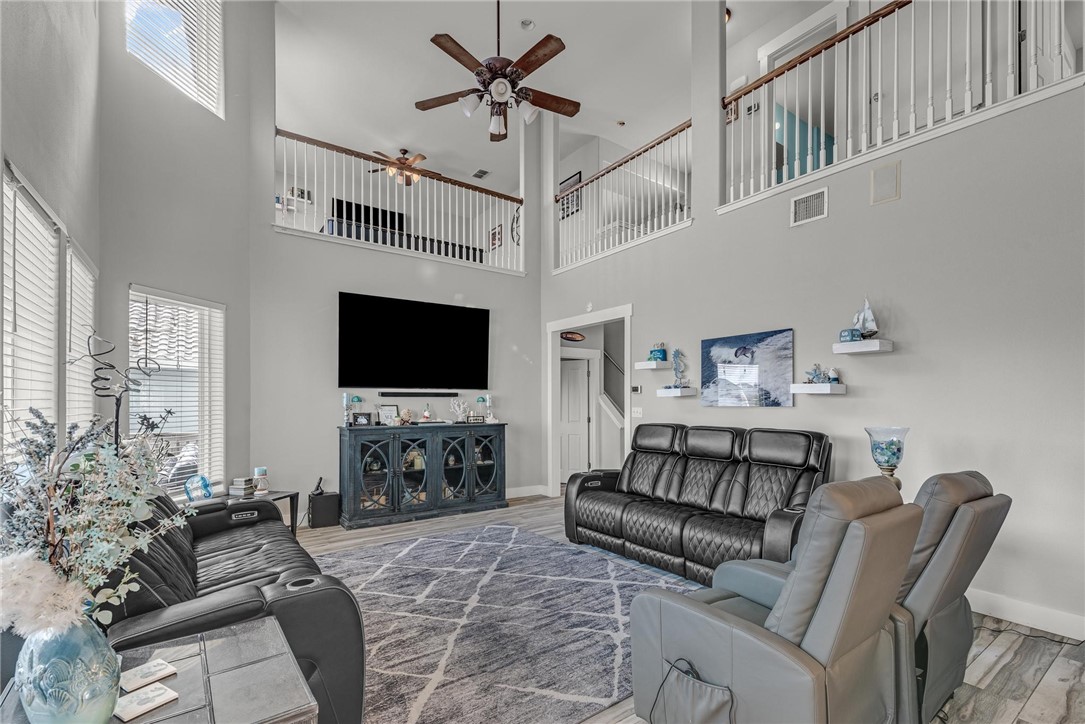 13637 Catamaran Dr Property Photo 8