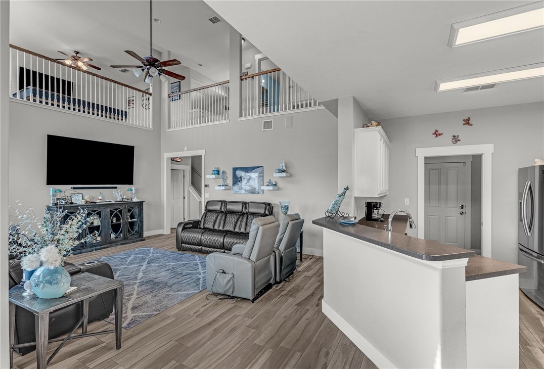 13637 Catamaran Dr Property Photo 9