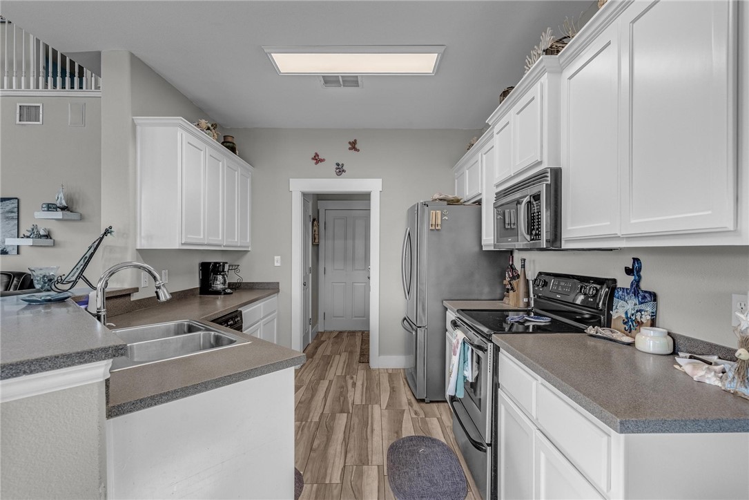 13637 Catamaran Dr Property Photo 11