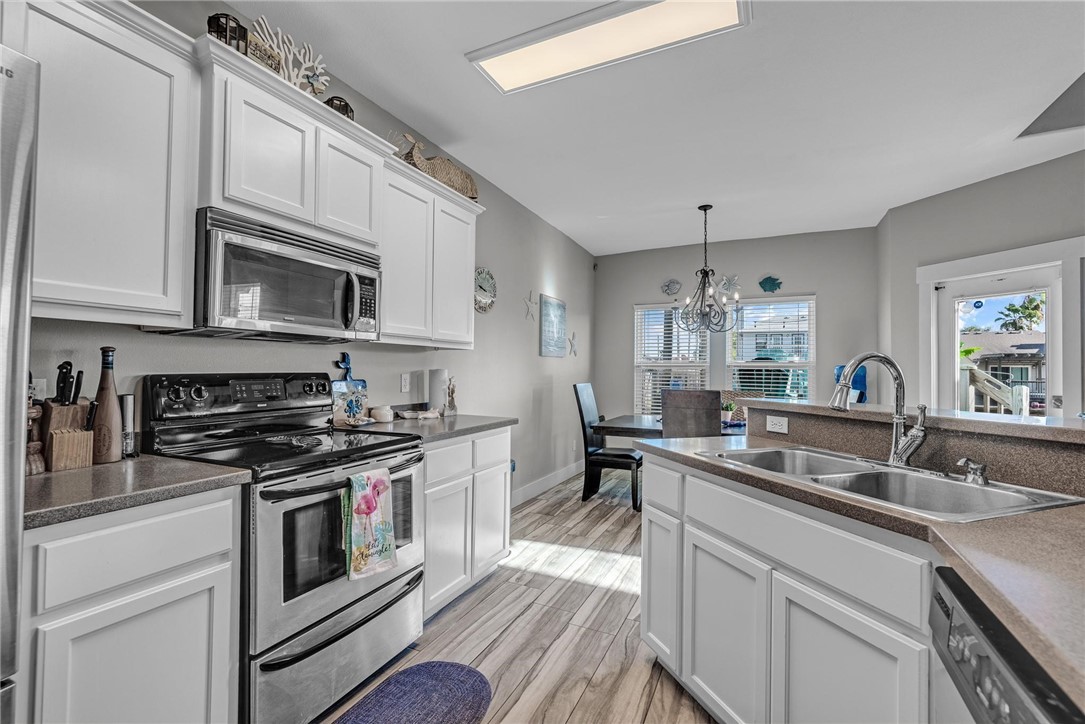 13637 Catamaran Dr Property Photo 13