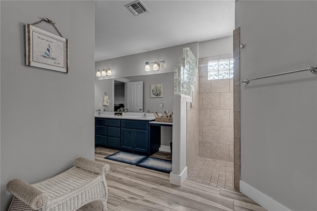 13637 Catamaran Dr Property Photo 17