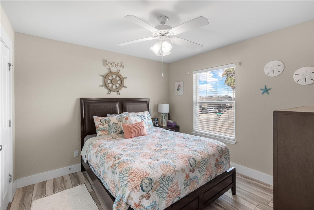 13637 Catamaran Dr Property Photo 21