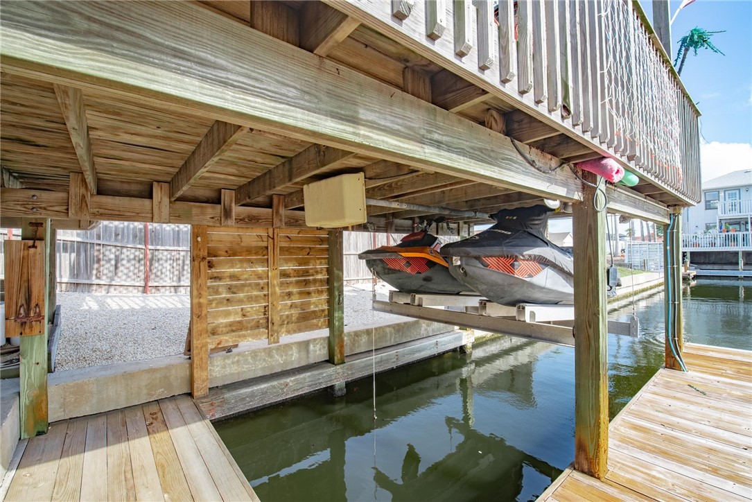 13637 Catamaran Dr Property Photo 32