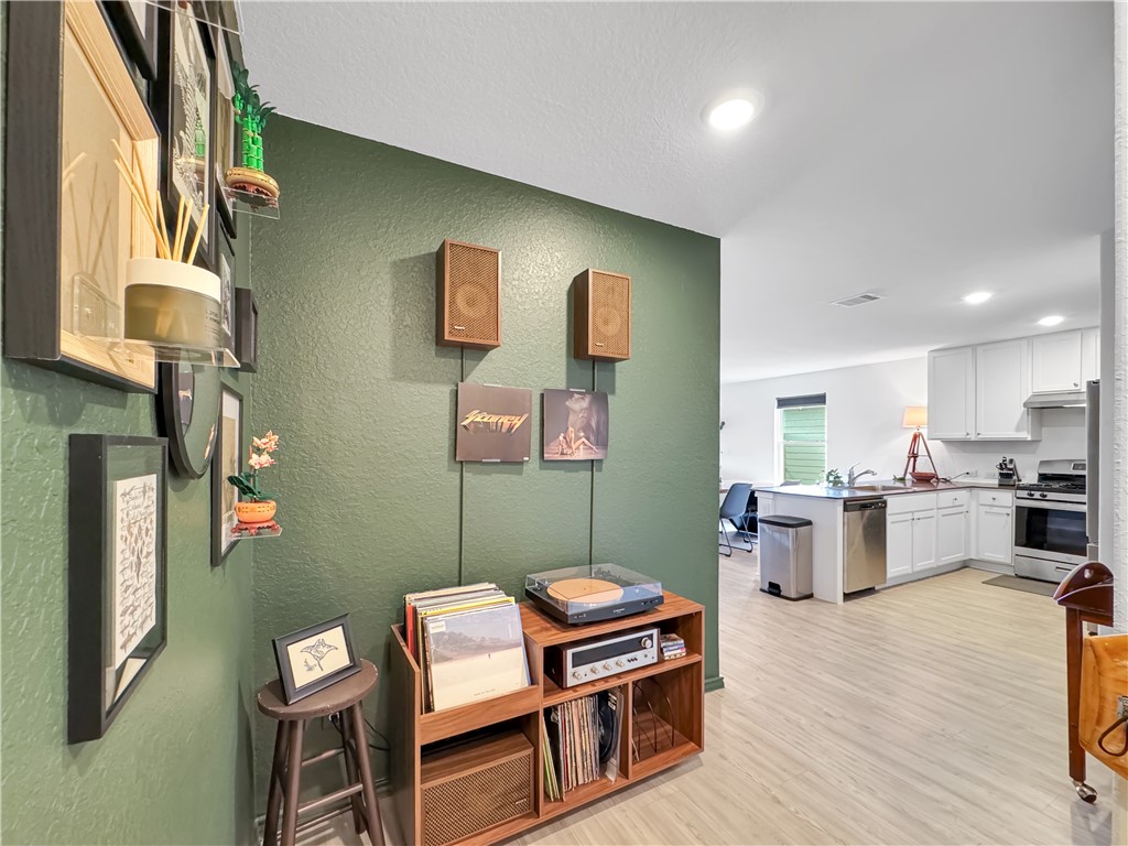 2742 Winterfell St Property Photo 3