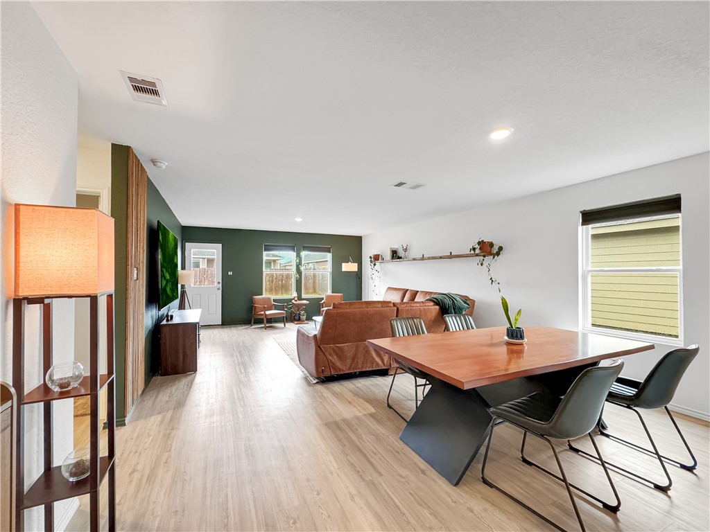 2742 Winterfell St Property Photo 4