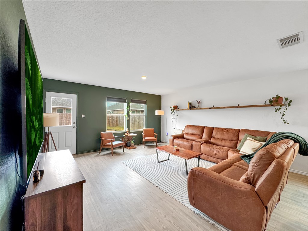 2742 Winterfell St Property Photo 5