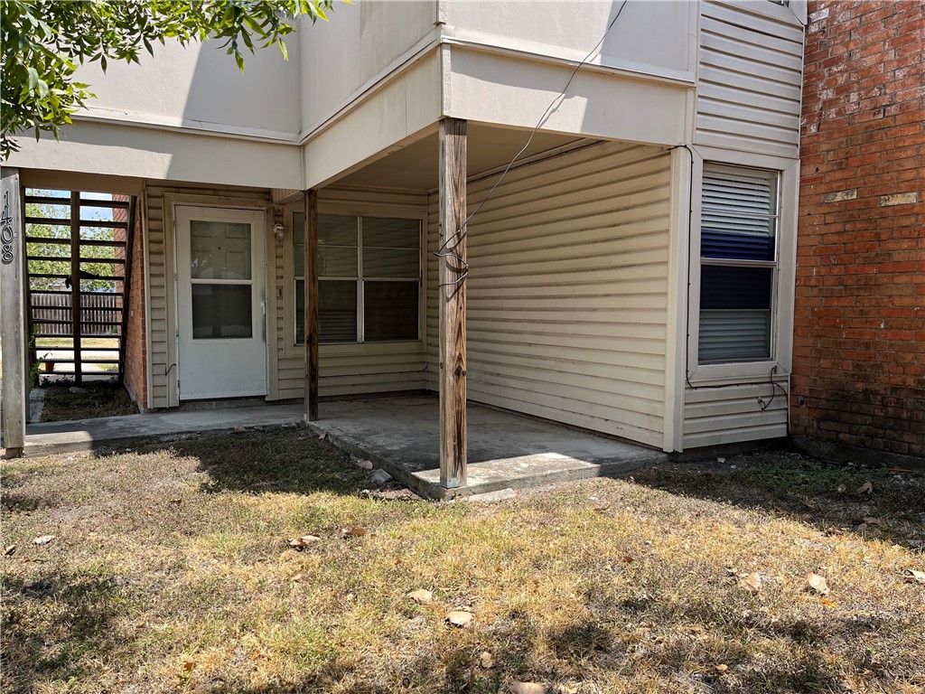 1408 Moore Ave B Property Photo 2