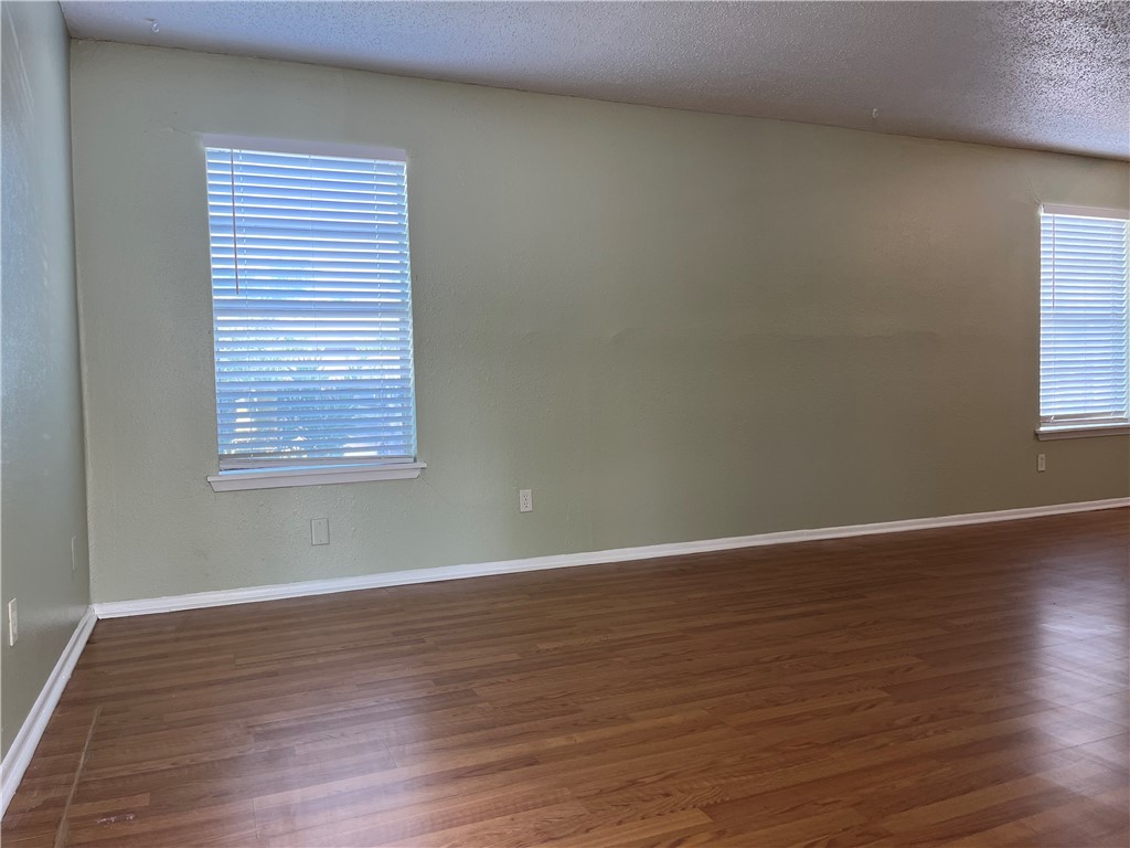 1408 Moore Ave B Property Photo 4