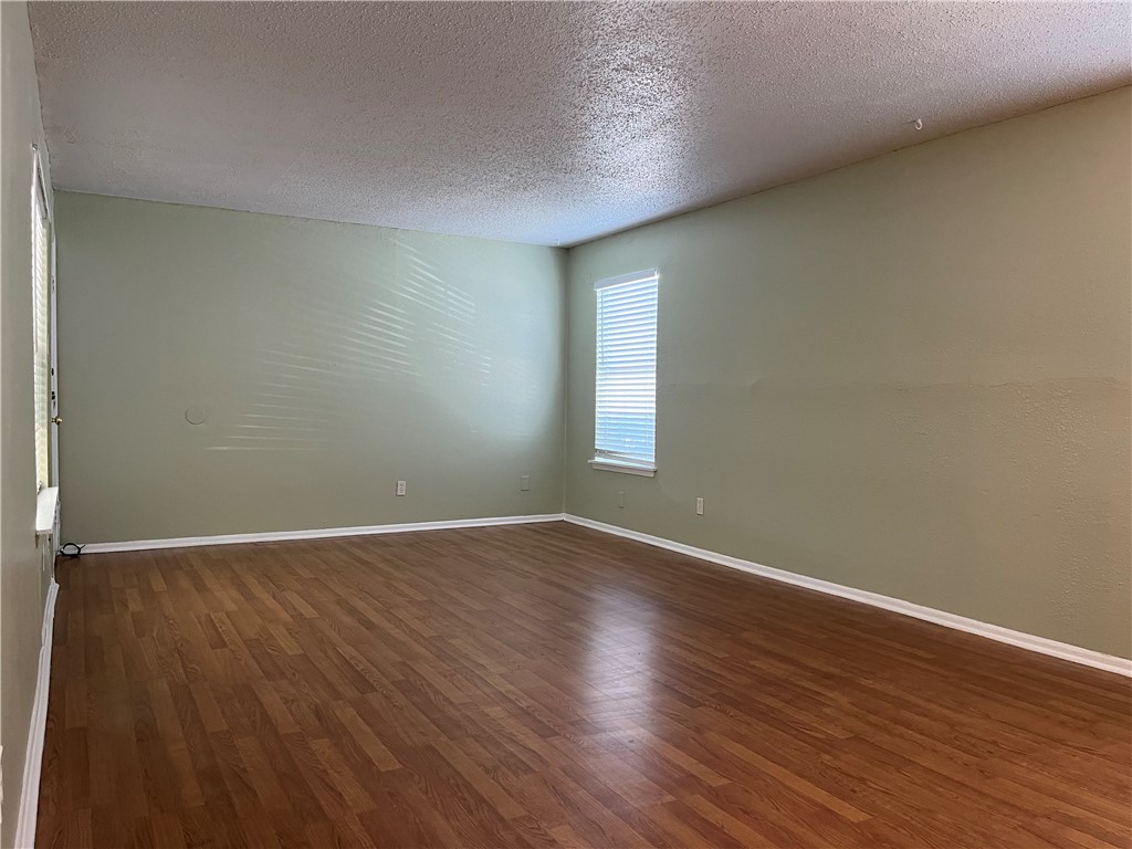 1408 Moore Ave B Property Photo 6