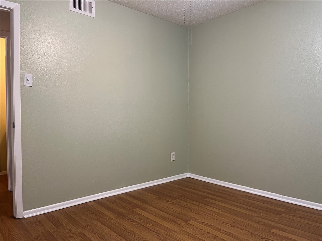 1408 Moore Ave B Property Photo 10