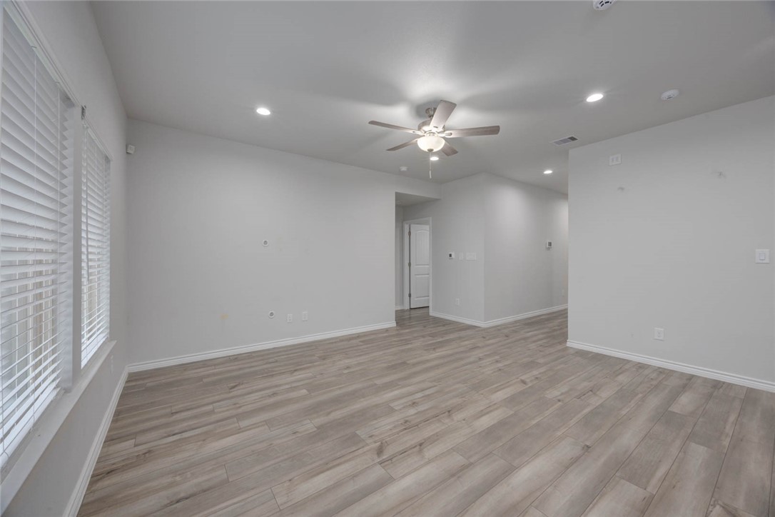 2682 Excelsior Blvd Property Photo 3