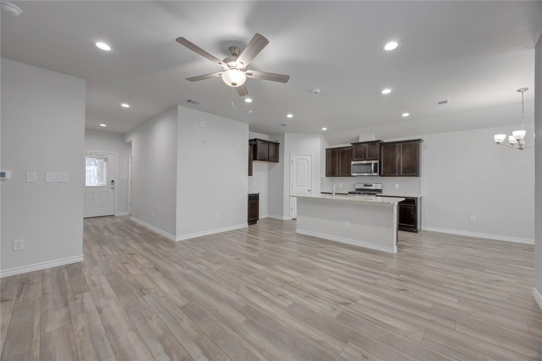 2682 Excelsior Blvd Property Photo 4