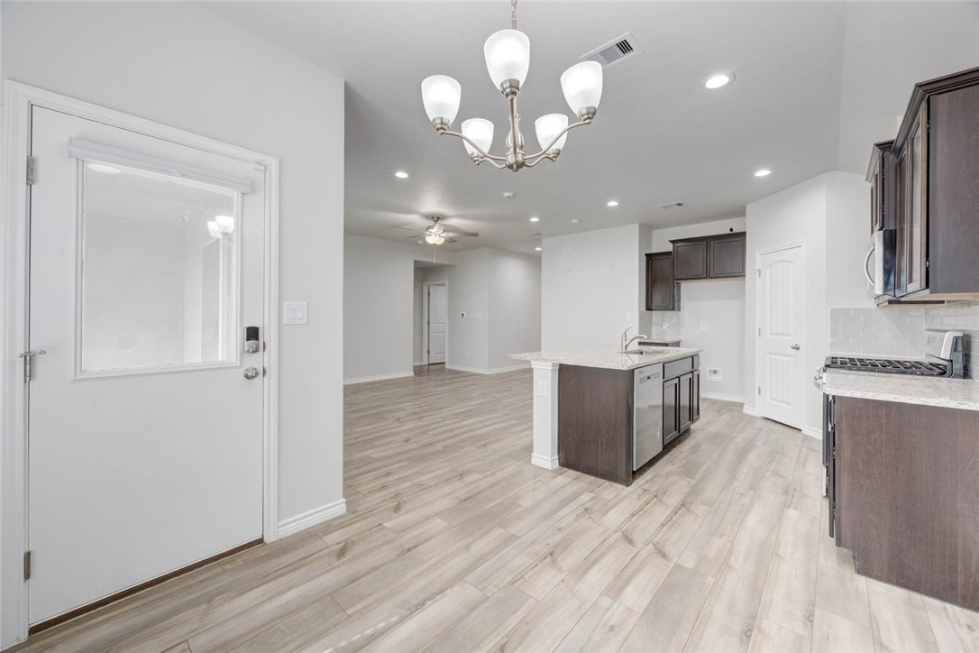 2682 Excelsior Blvd Property Photo 6