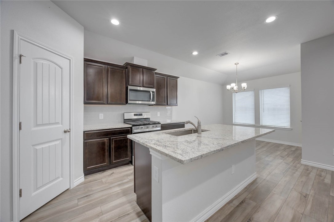 2682 Excelsior Blvd Property Photo 8