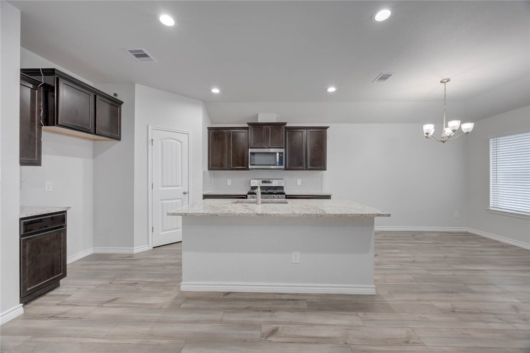 2682 Excelsior Blvd Property Photo 9