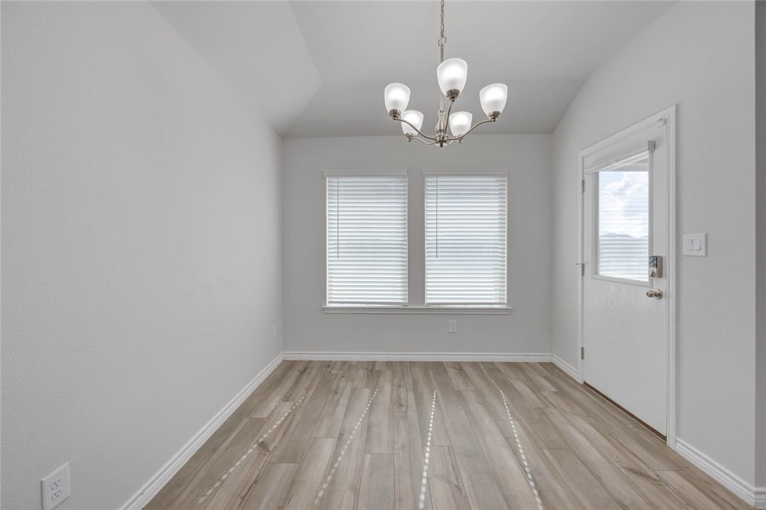 2682 Excelsior Blvd Property Photo 10