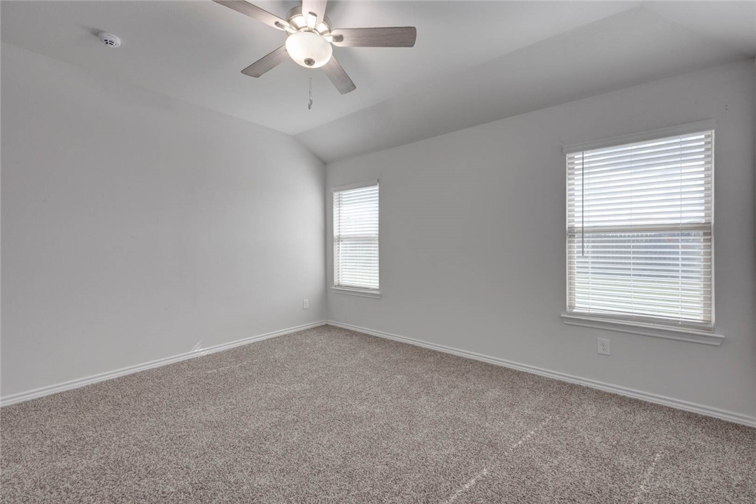 2682 Excelsior Blvd Property Photo 13