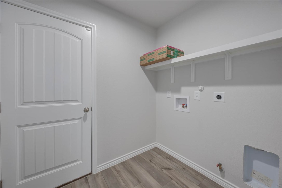 2682 Excelsior Blvd Property Photo 23