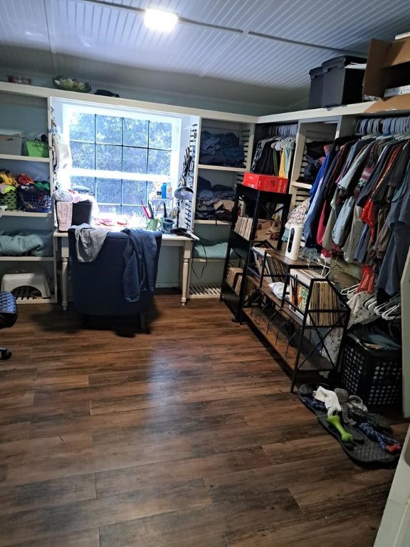 1051 Jacoby St Property Photo 6