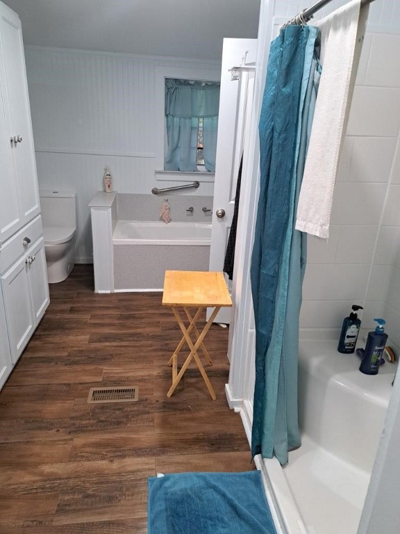 1051 Jacoby St Property Photo 8