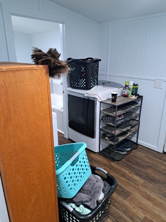 1051 Jacoby St Property Photo 9