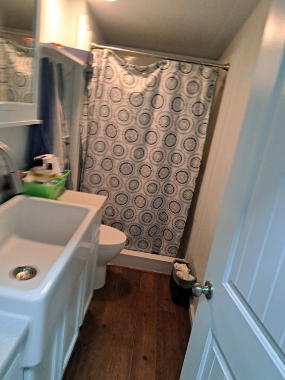 1051 Jacoby St Property Photo 13