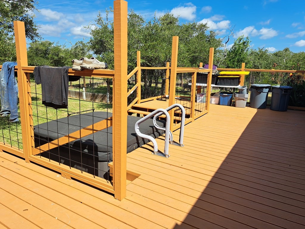 1051 Jacoby St Property Photo 20