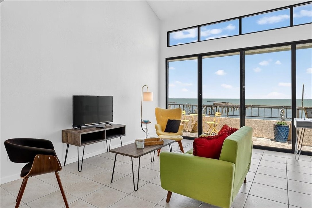 1400 E Ocean Dr 2 Property Photo 3