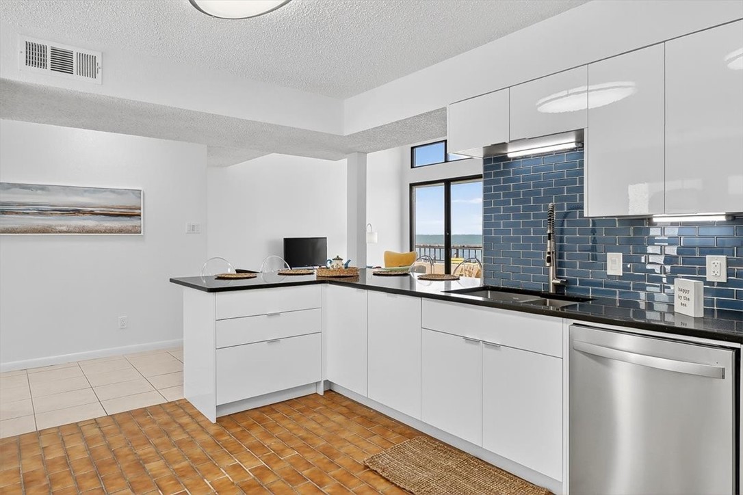 1400 E Ocean Dr 2 Property Photo 12