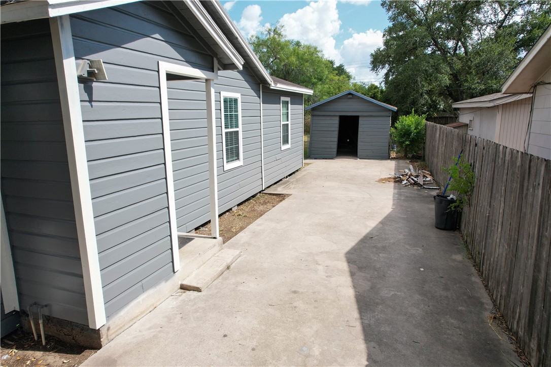 702 Jefferson St Property Photo 5